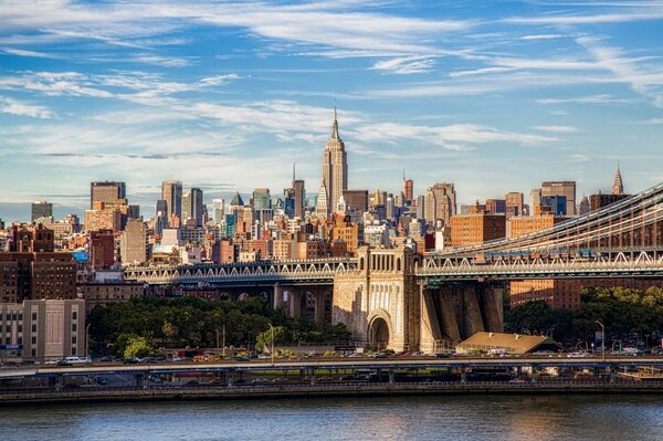 Brooklyn Bridge nach Manhattan New York