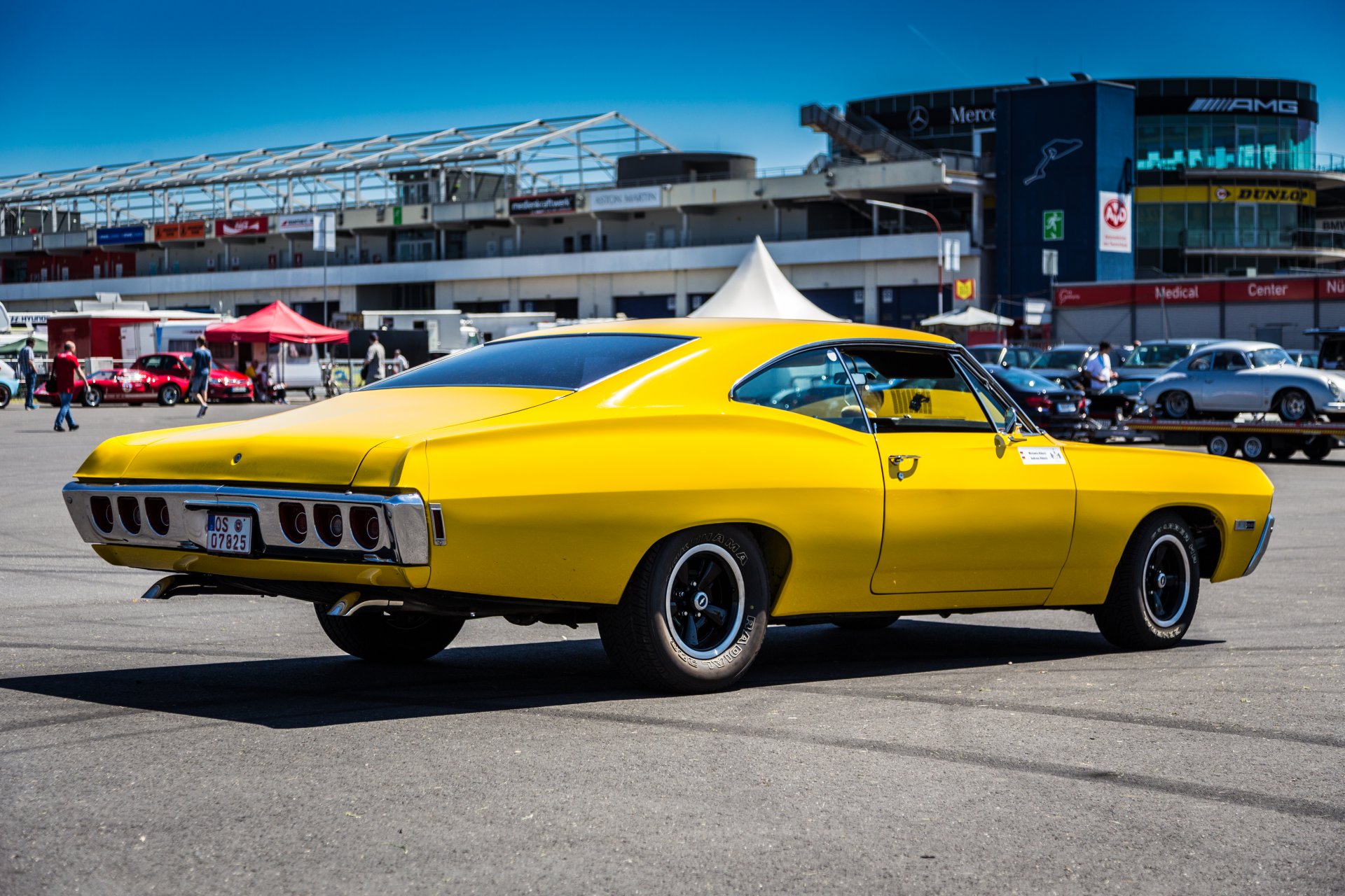 chevrolet capricho clásico amarillo