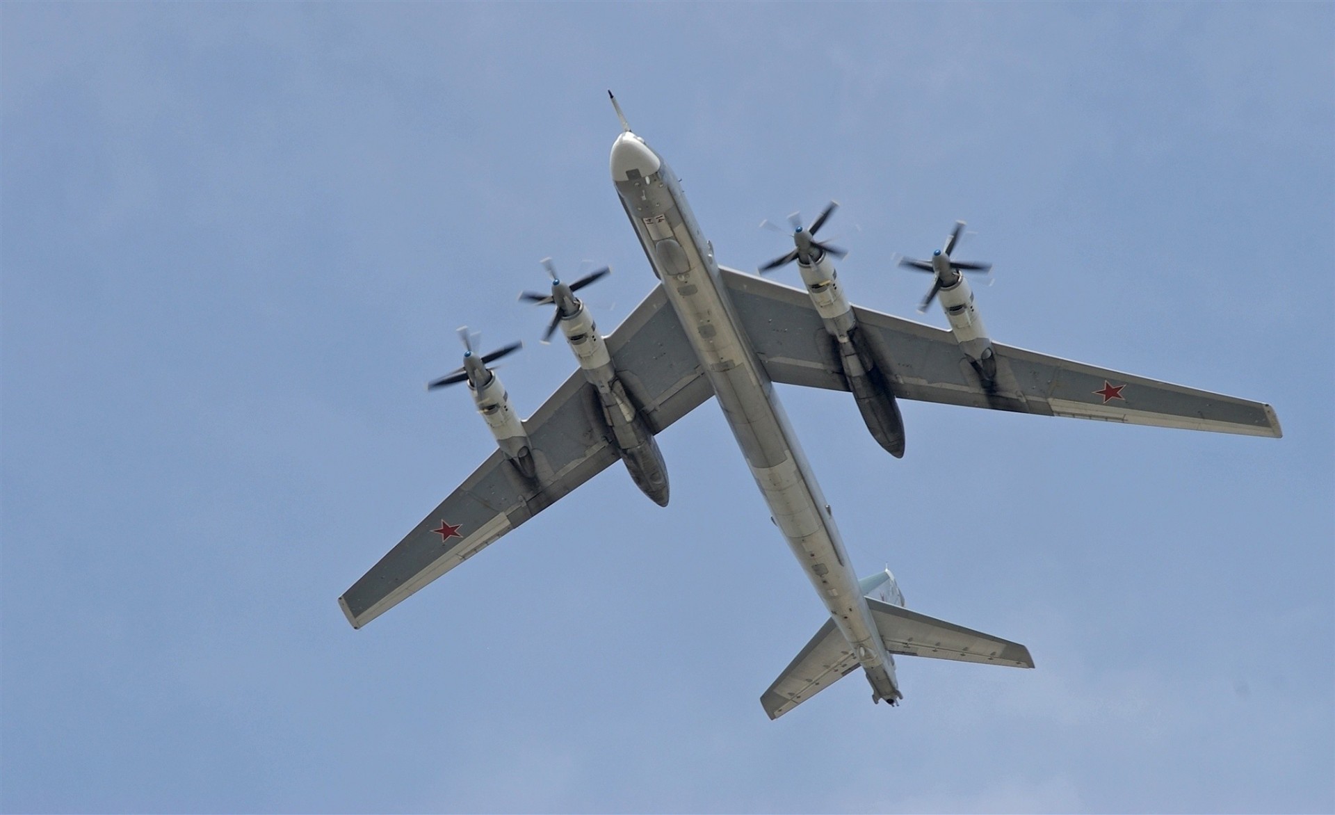 himmel fernflugzeug tu-95ms russische luftwaffe