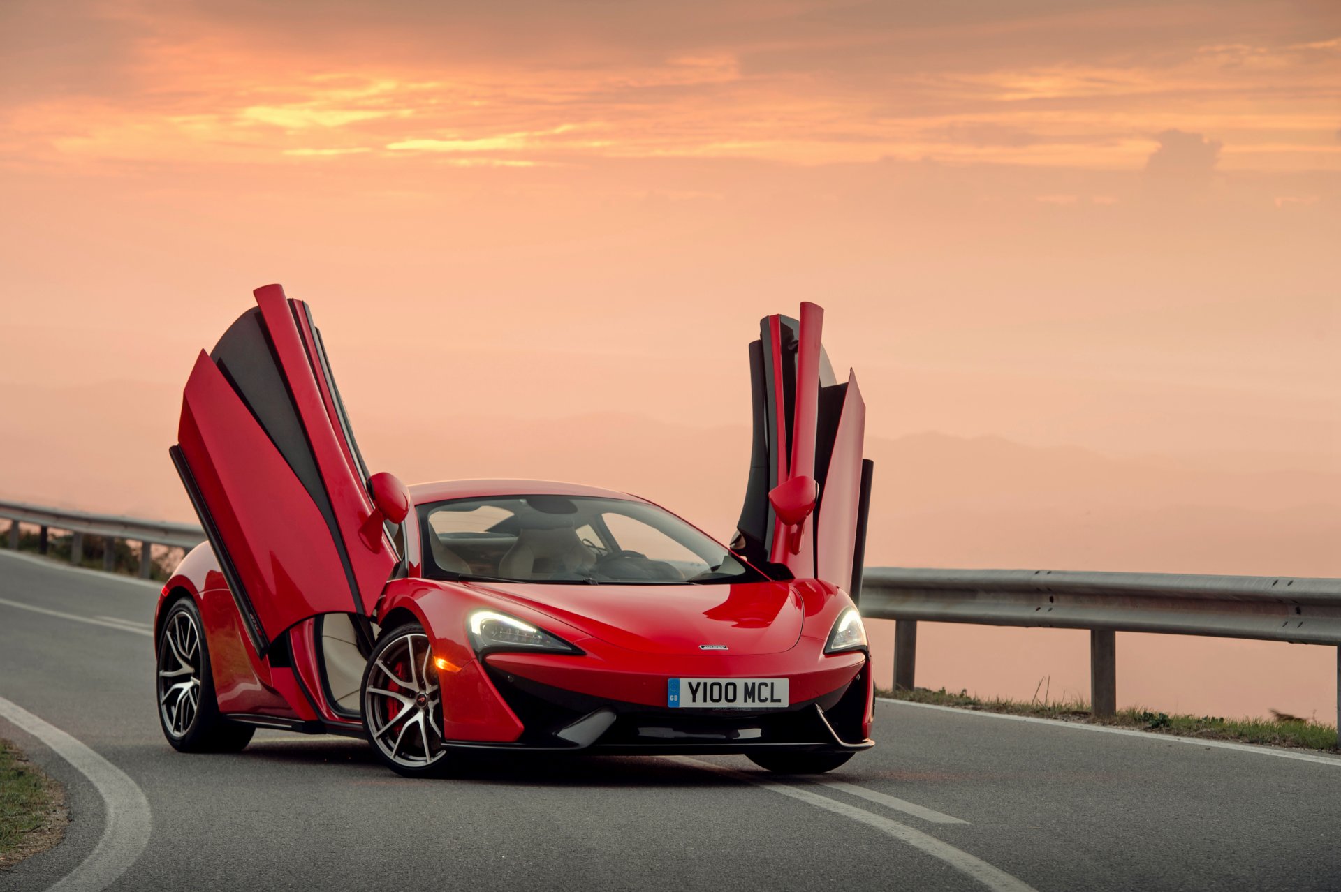 mclaren 570s mclaren supersamochód zachód słońca wieczór