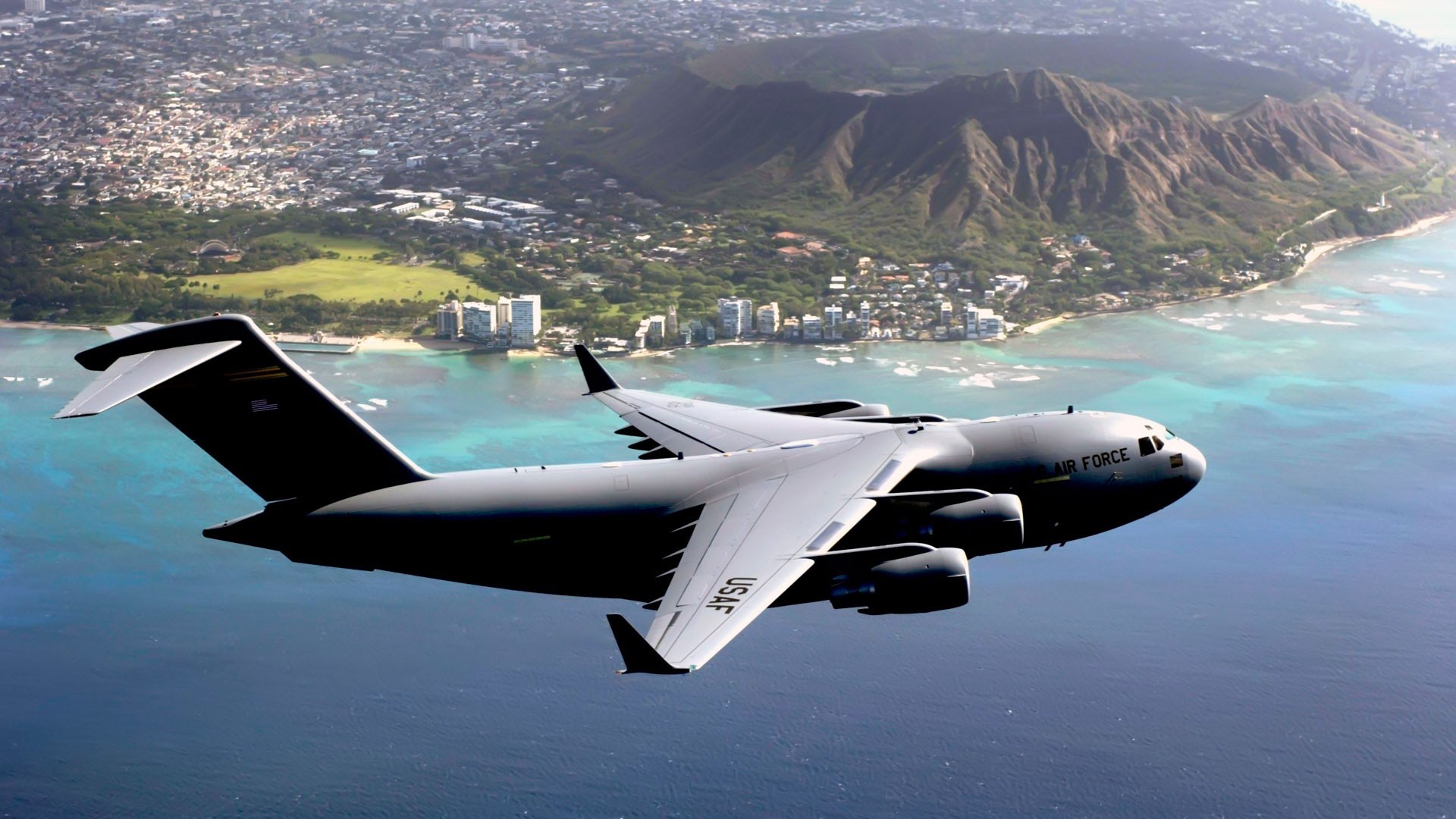 c-17 montaña militar avión