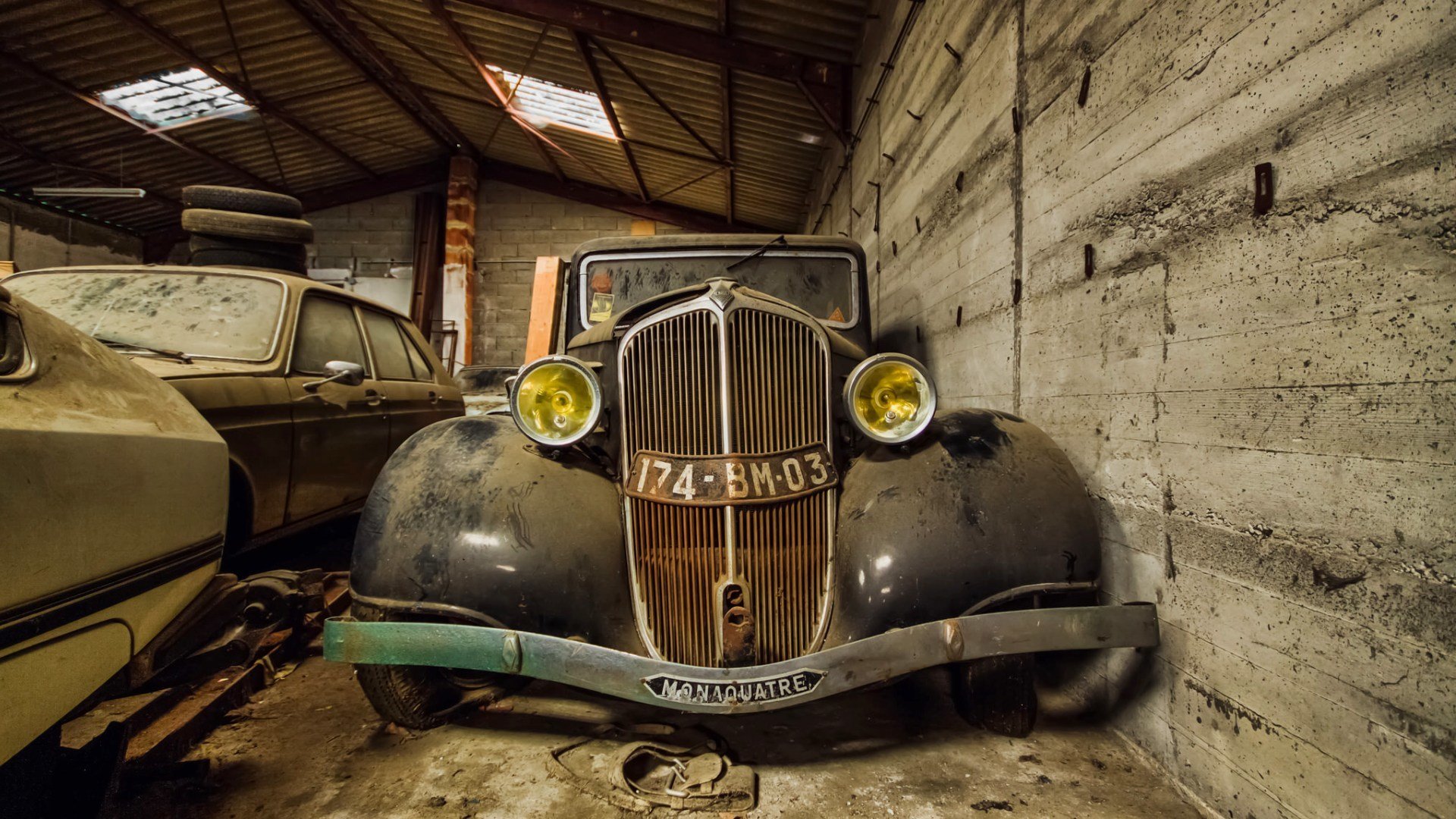 voiture garage ferraille