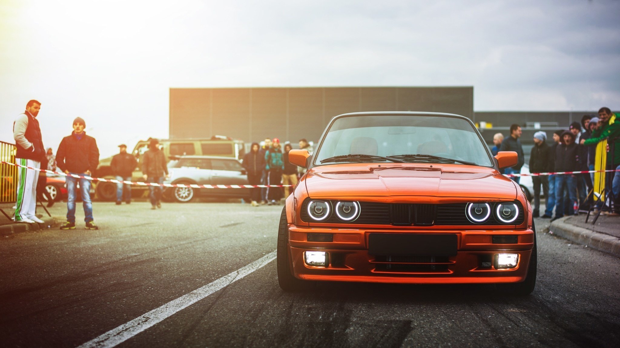 bmw e30 m3 deriva coche sol luz frente