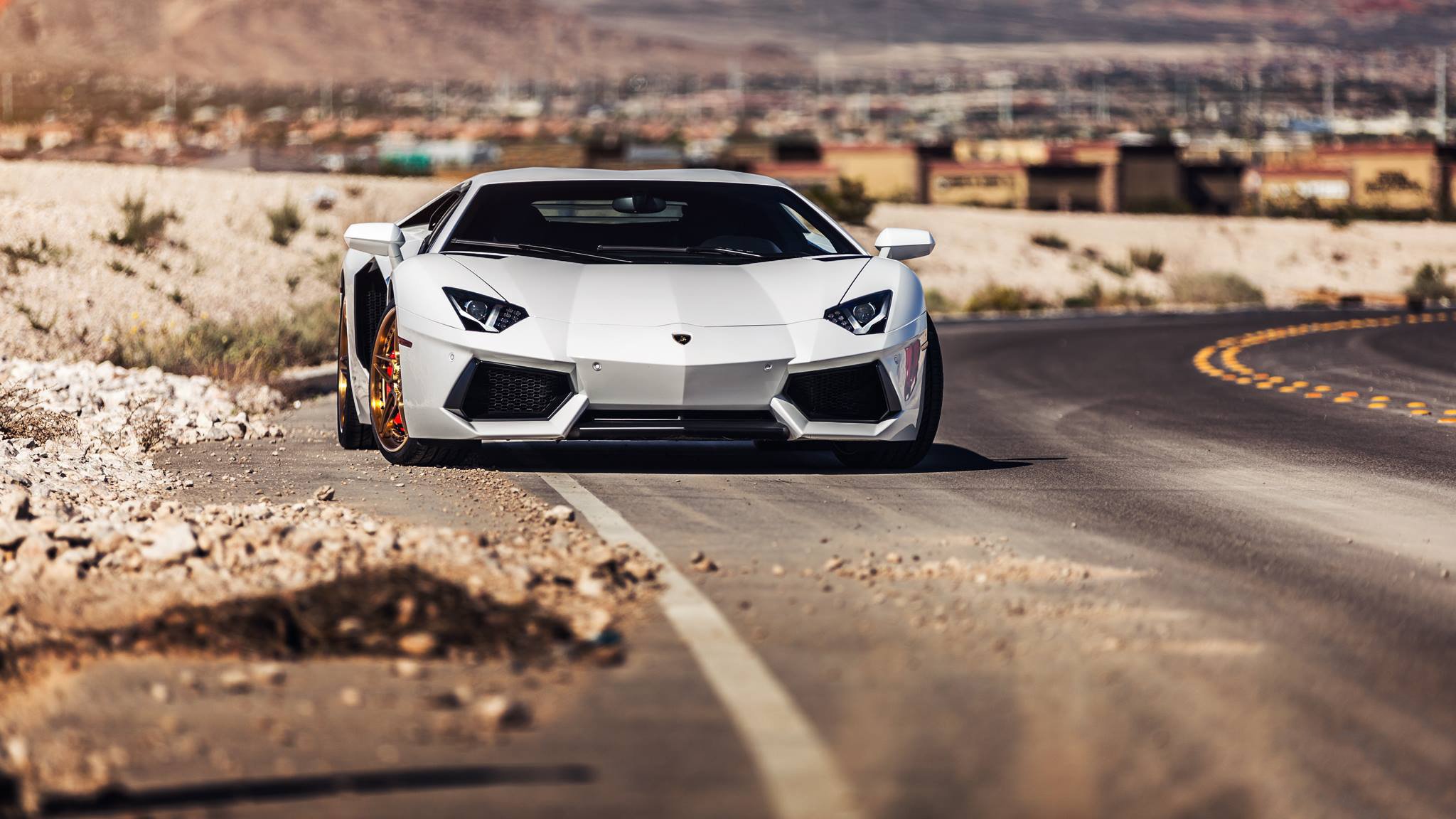 lamborghini aventador lp700-4 b-forjado ruedas carretera blanco superdeportivo frente desierto