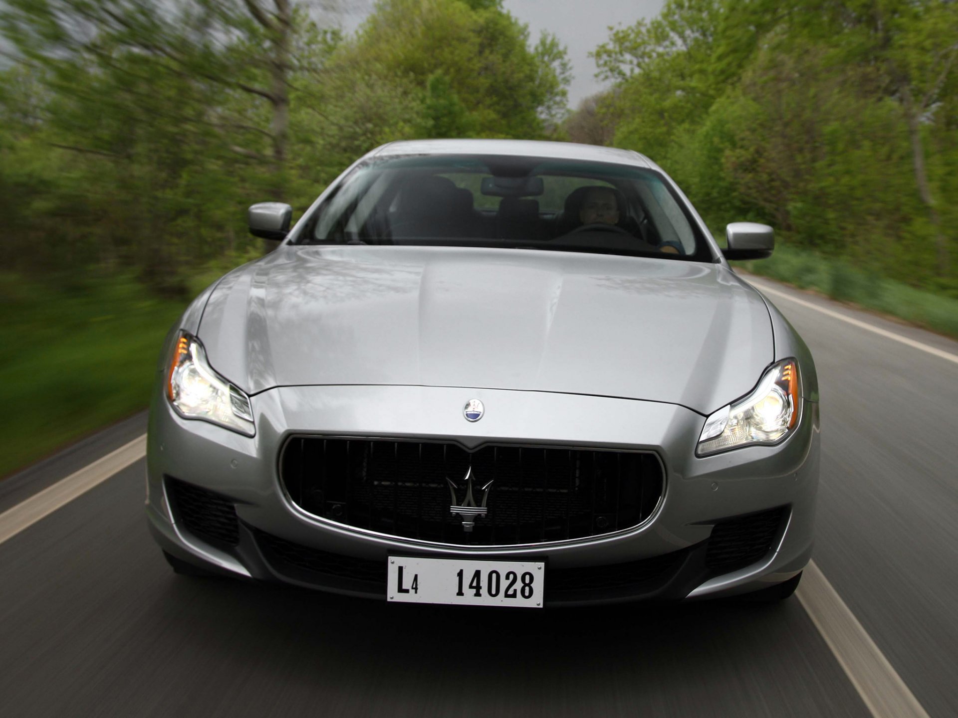 maserati quattroporte s b4 voiture avant phares capot