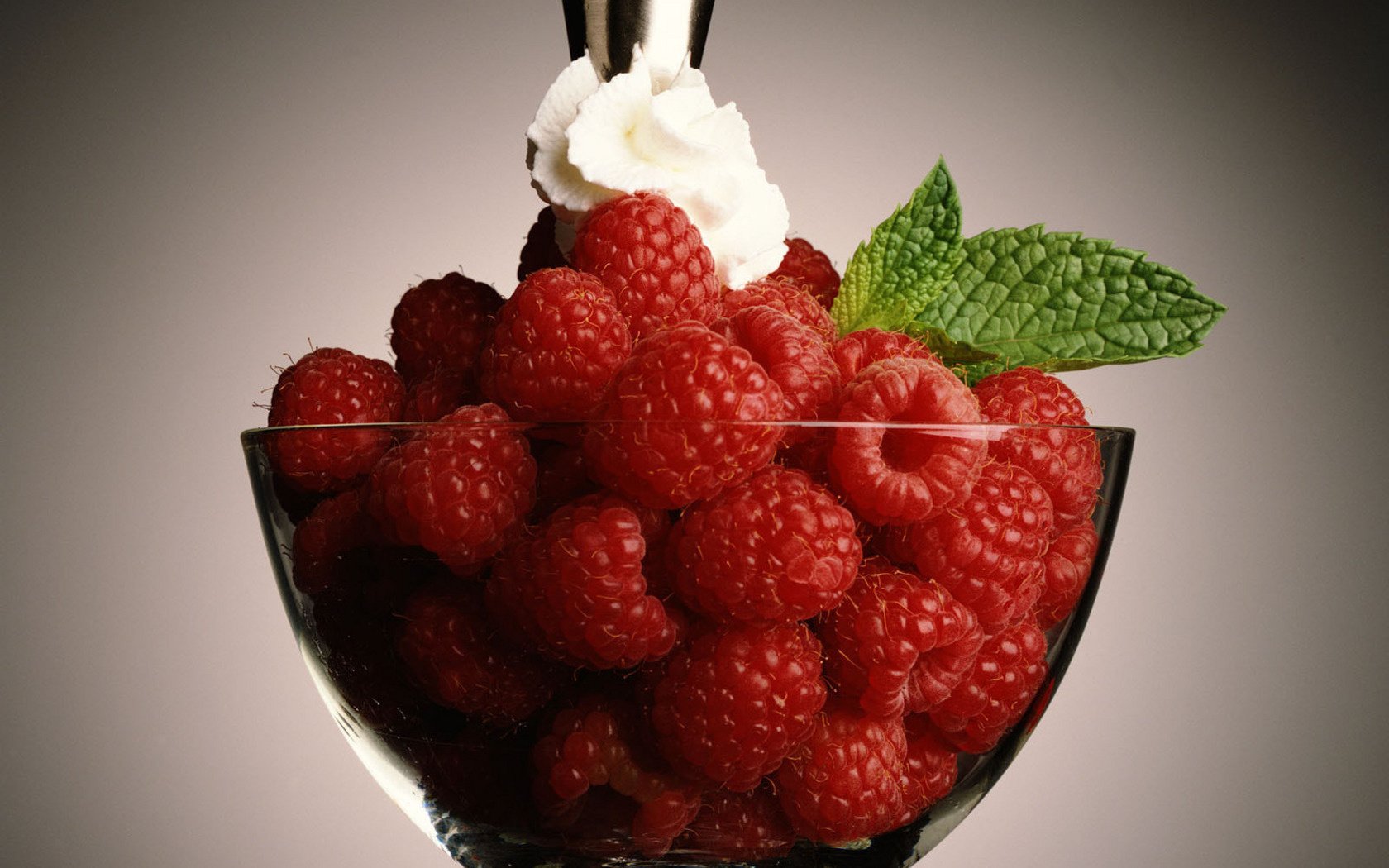 ripe raspberry cooking food teeny background cream bowl mint desserts delicious raspberry the dark background fruit berrie