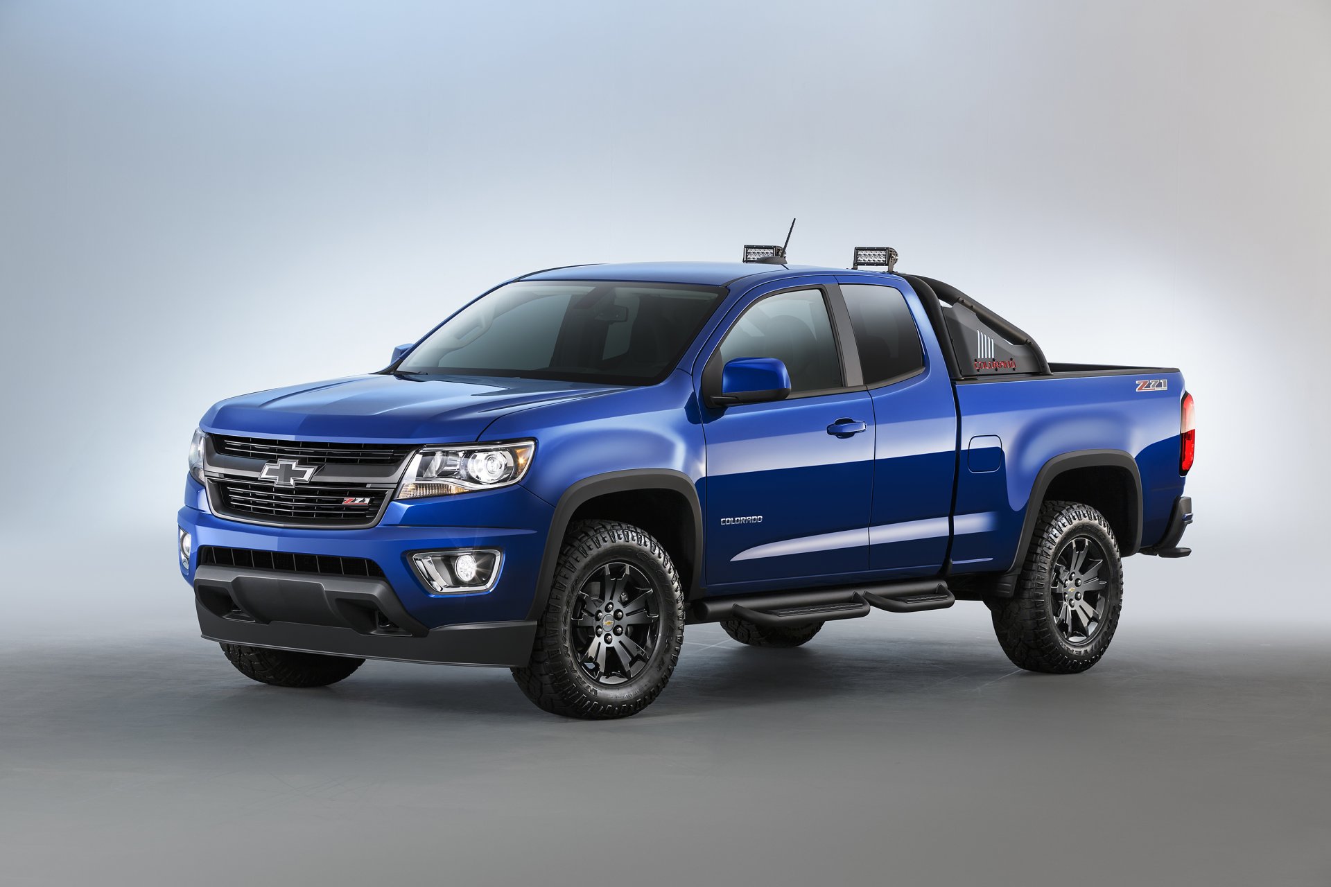 2015 г. chevrolet колорадо z71 трейл босс extended cab шевроле пикап джип синий