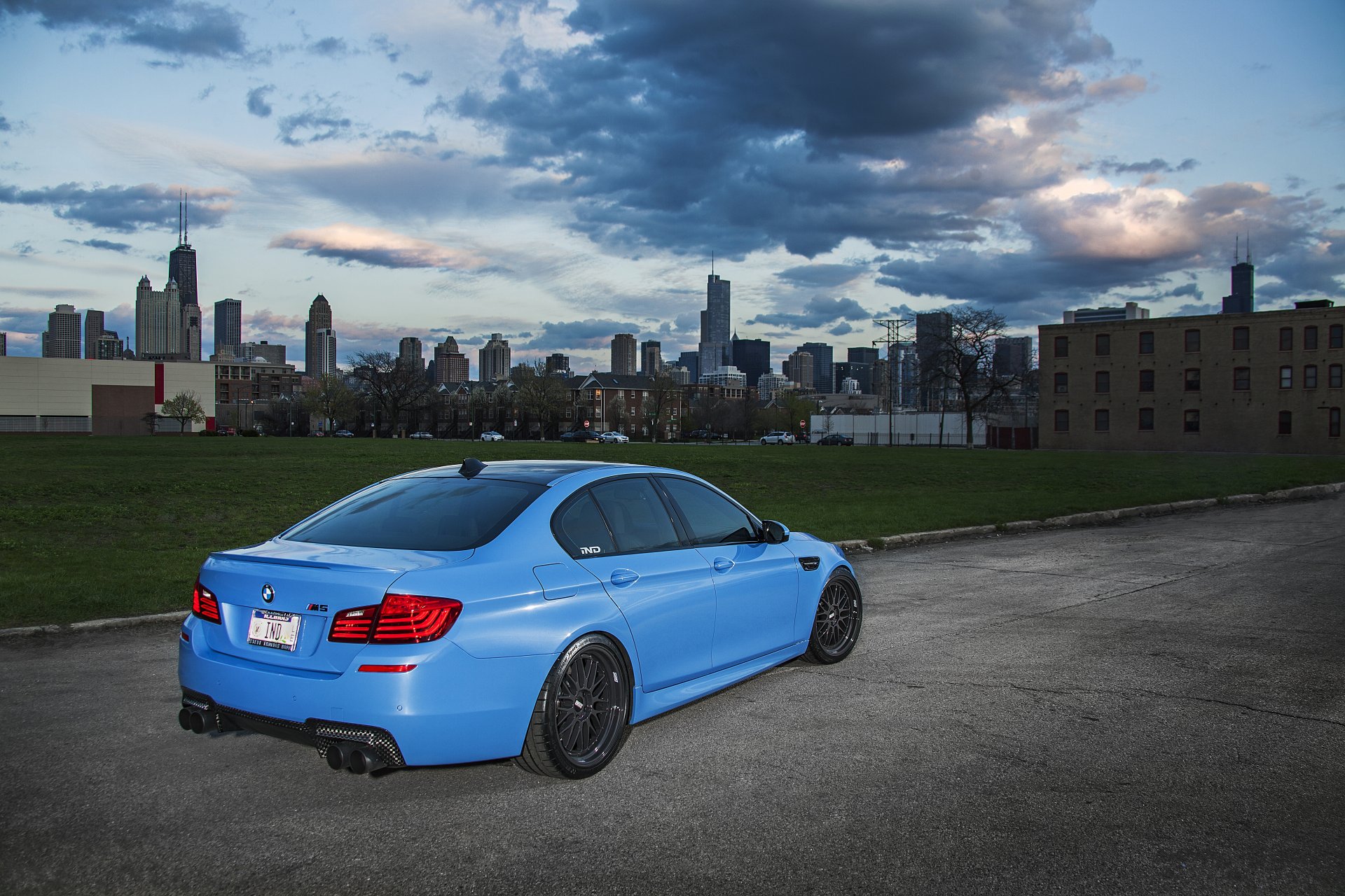 bmw m5 f10 yas-marina blue bmw light blue matte rear view