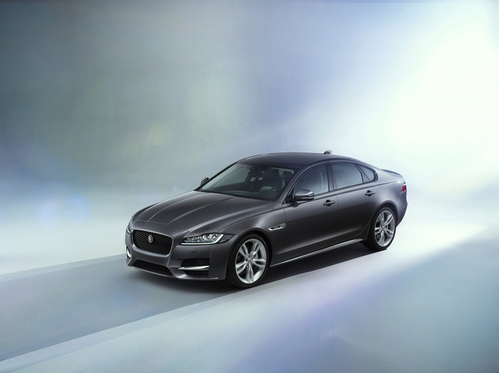 2015 г. jaguar xf ягуар