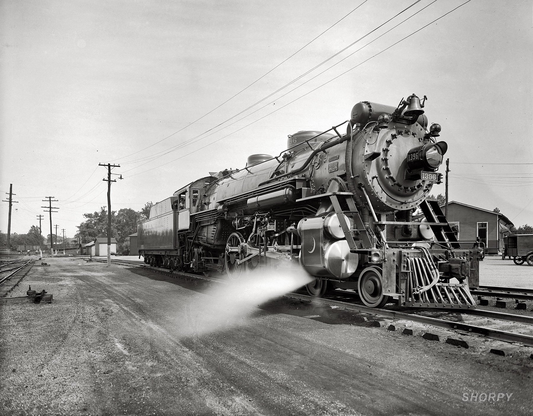 emisión de vapor mig tren locomotora de vapor principios de siglo composición transporte velocidad carretera foto postes hi-tech traknsport ferroviario