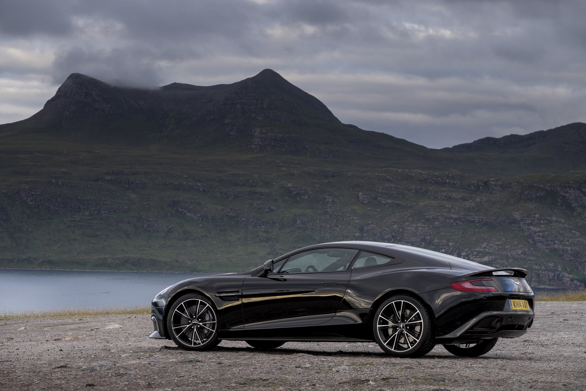 2014 aston martin vanquish carbono aston martin wanquish