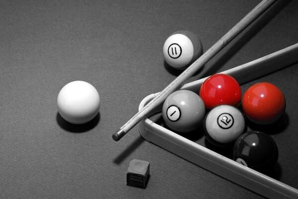 Billard Monochrome . Boules et CUE