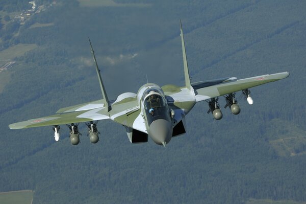 Chasseur de l armée russe dans les airs