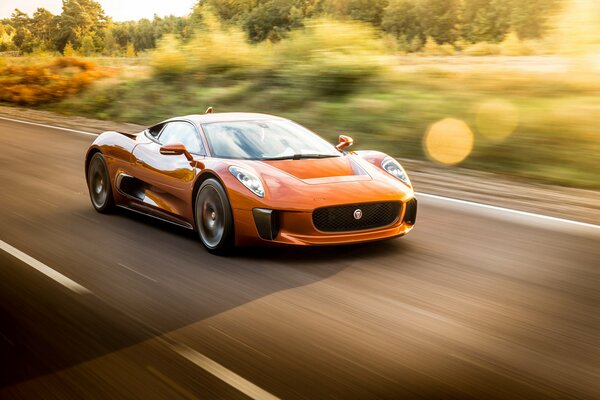 Supercar jaguar c-x75 en mouvement