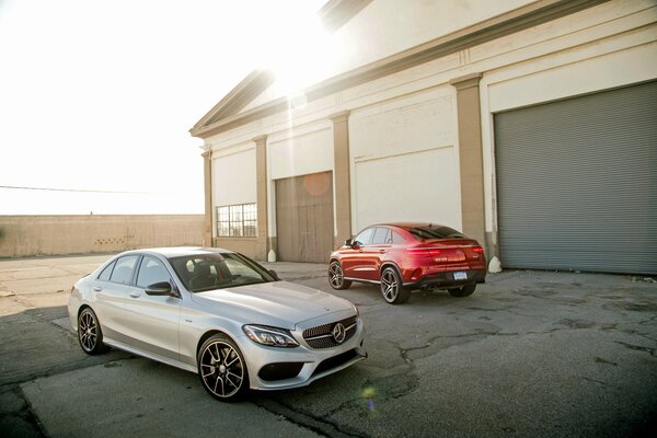Mercedes rouge et gris