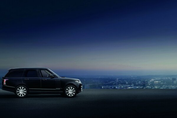 Range rover en guardia de la ciudad