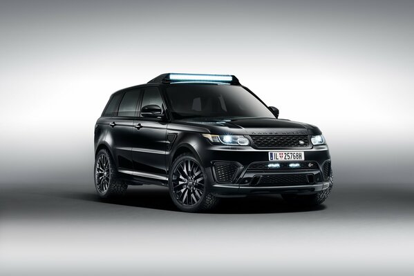 Bella sportiva nera Range Rover