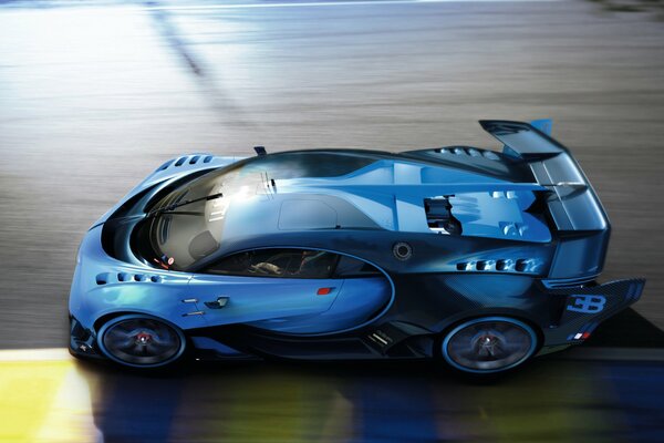Bugatti sportivo blu che corre in pista