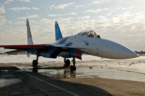 Foto eines russischen Kampfjets auf der Strecke