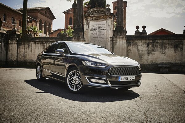 Ford mondeo at the old building