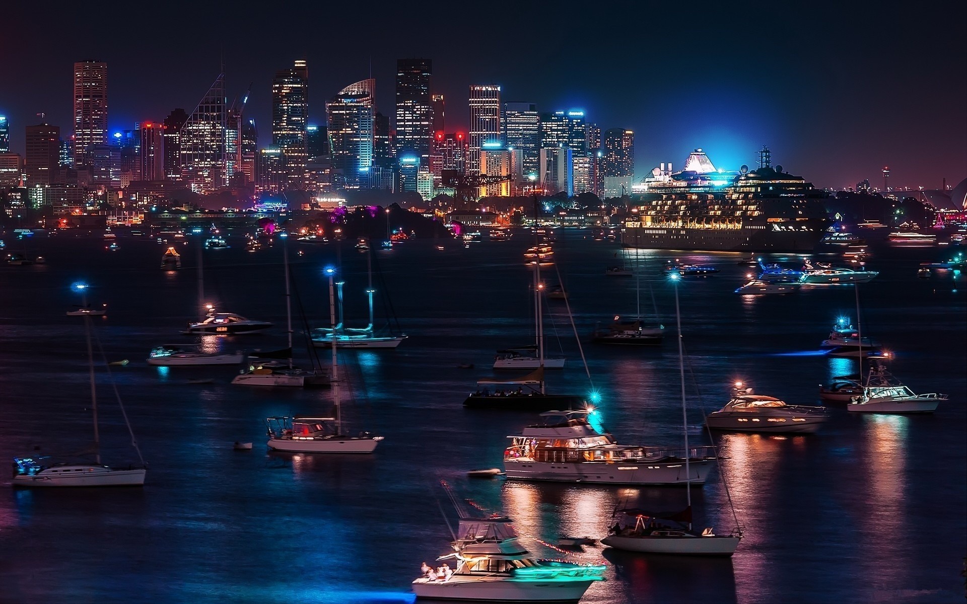 nacht fluss stadt yachten