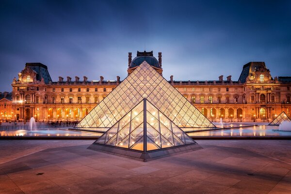 Verre français, belles pyramides