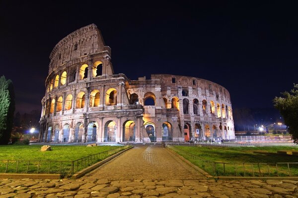 La bellezza notturna Dell Italia. attrazioni di Roma