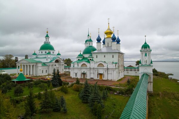 Blick auf den Kreml von Nowgorod