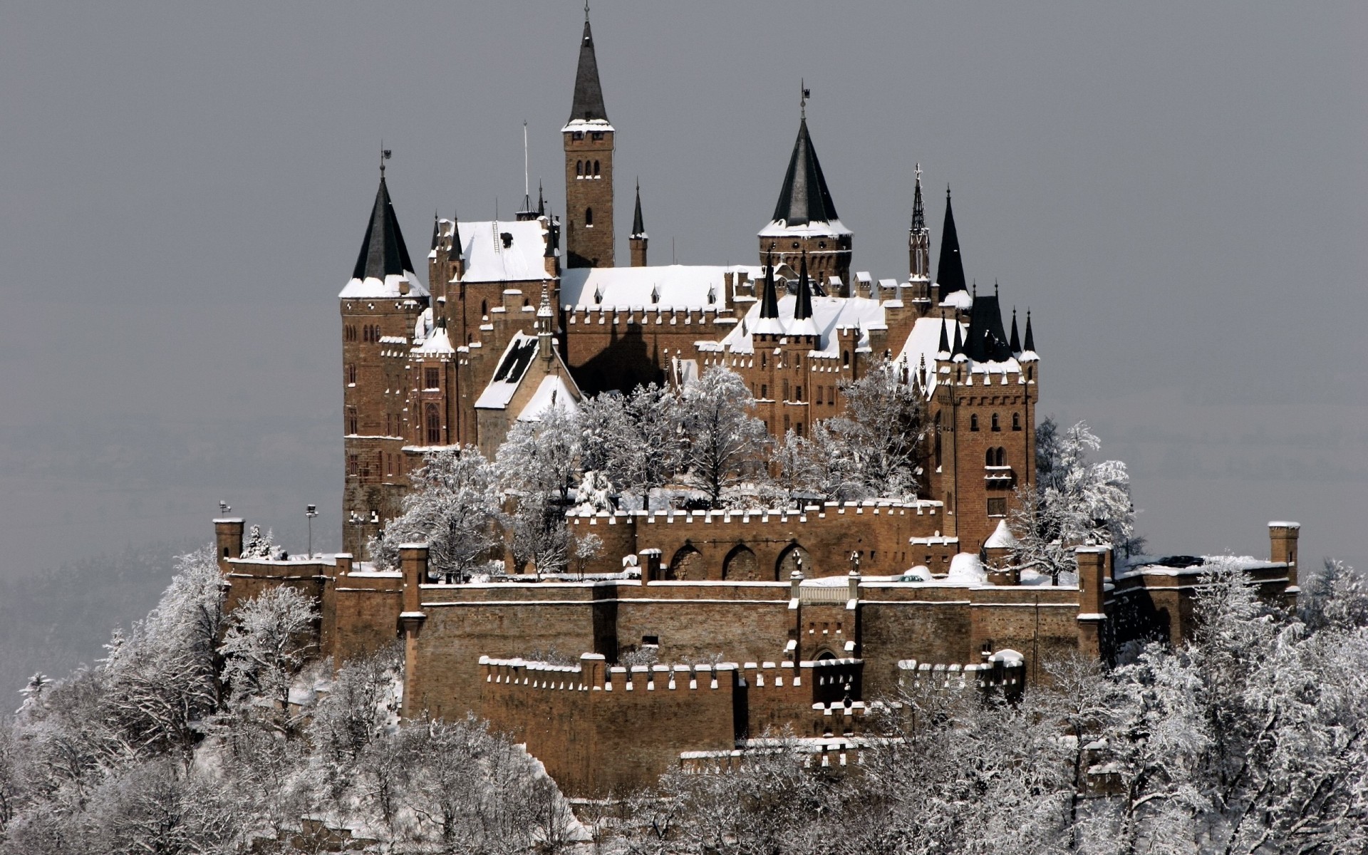 top góra niemcy zamek hohenzollern