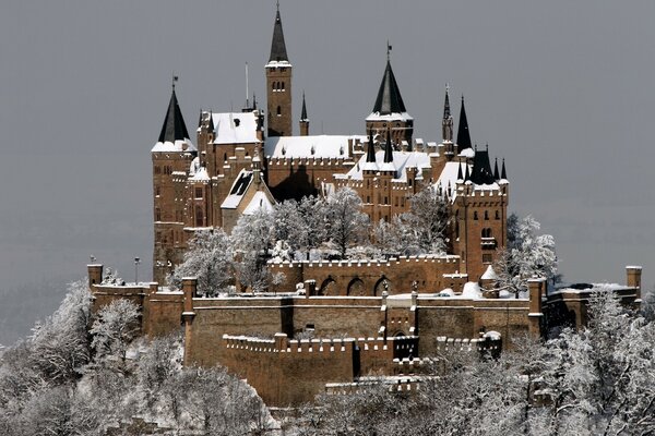 Germania. Castello di Hohenzollern in inverno
