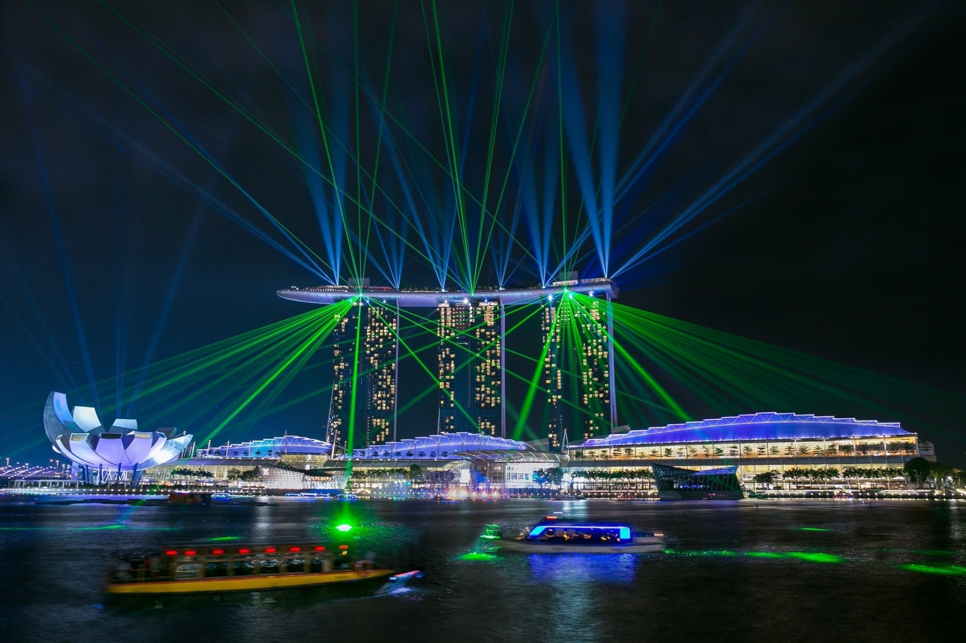 lights marina bay night singapore reflections laser show marina bay sand