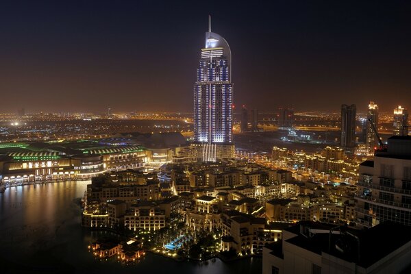 Vogelperspektive des Nacht-Dubai