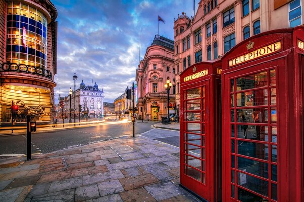 London. Rote Telefonzellen. Reisen