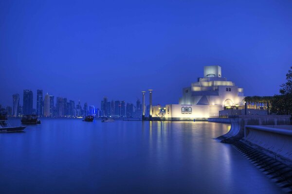 Tramonto blu sul Qatar