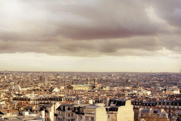 Paesaggio urbano. Vista sui tetti di Parigi