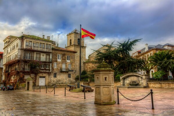 Старинная площадь в Испании