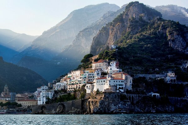 La bellissima costa di Ravello in Italia