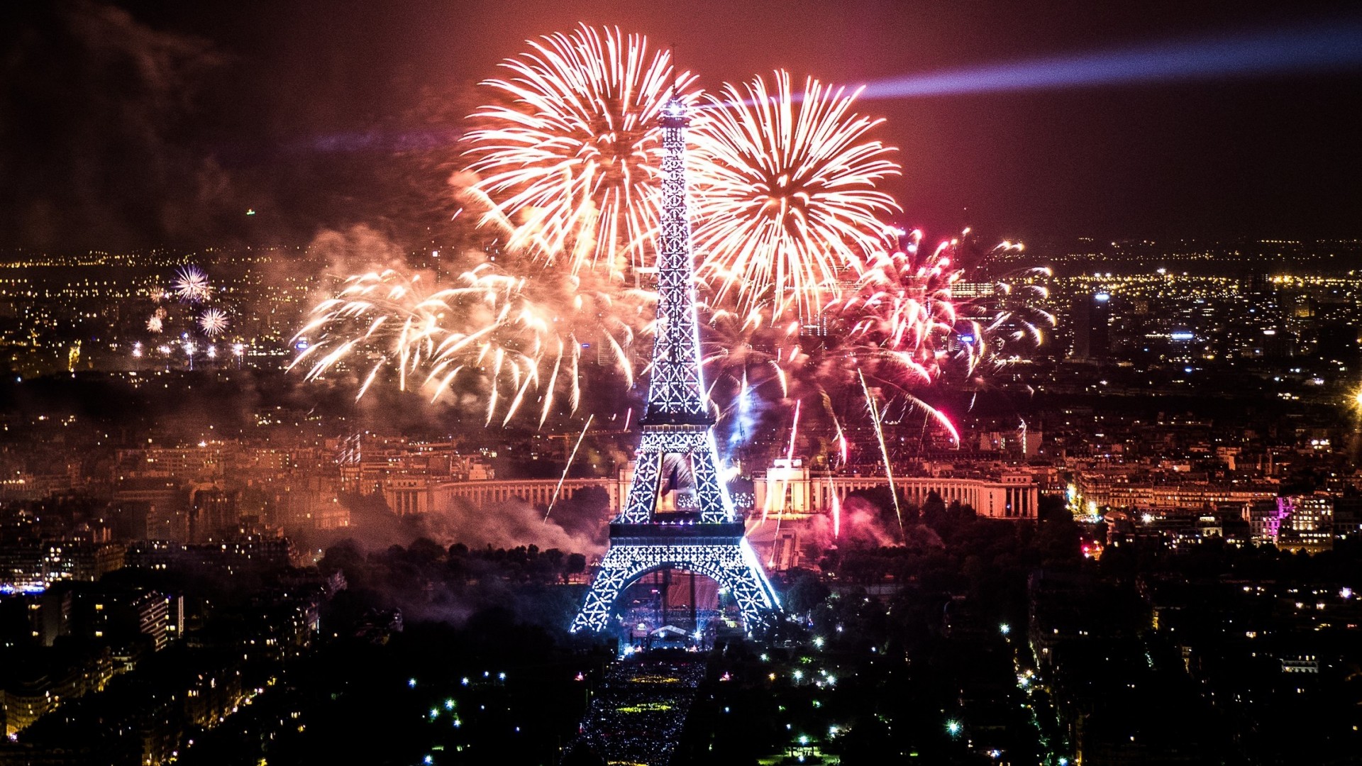 qatar airways parís torre eiffel ciudad