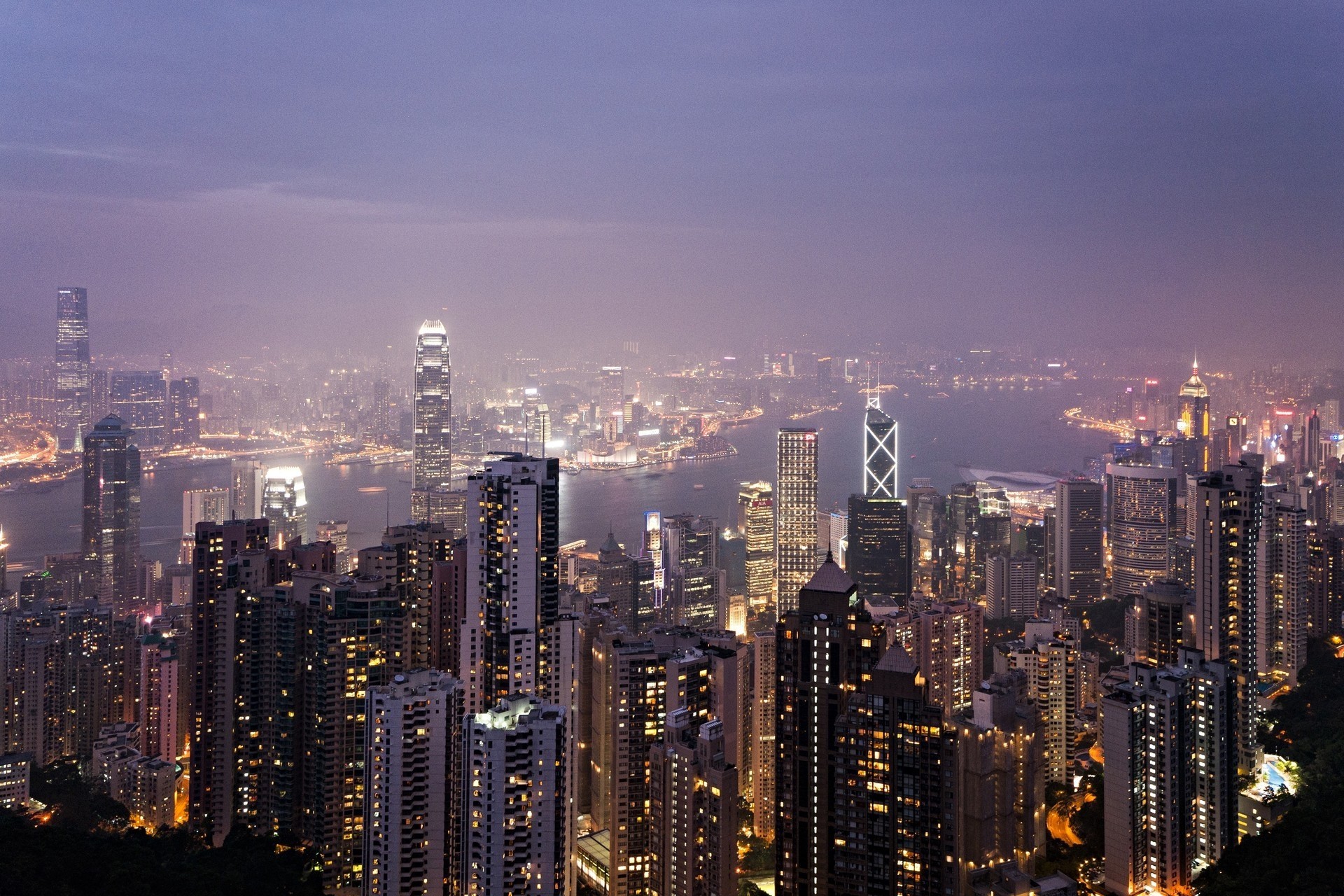 gratte-ciel nuit ville hong kong