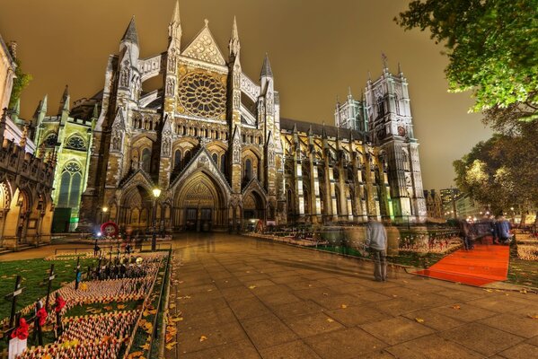 An old London building and people on a long exposure