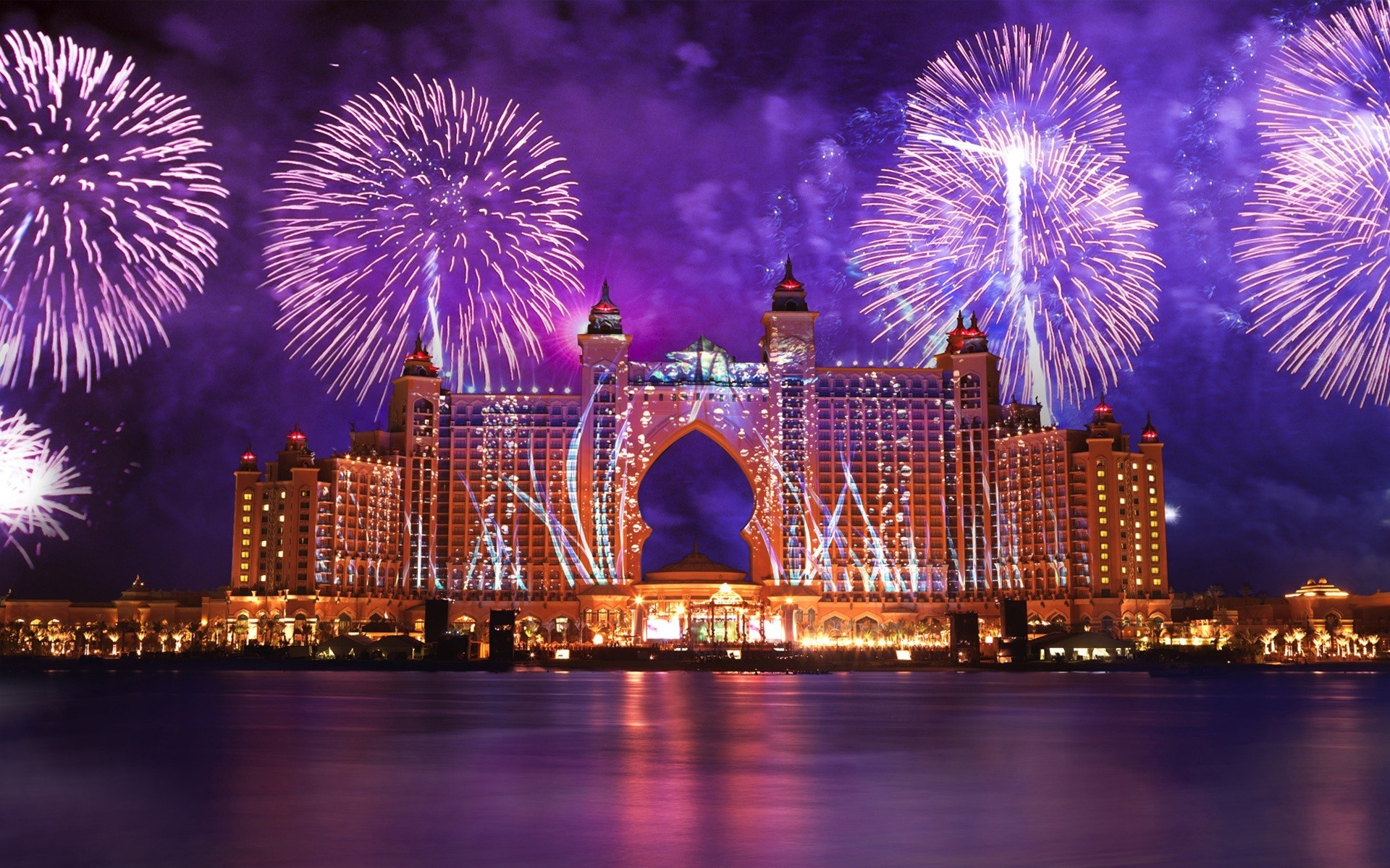 dubai atlantis the palm feuerwerk wasser