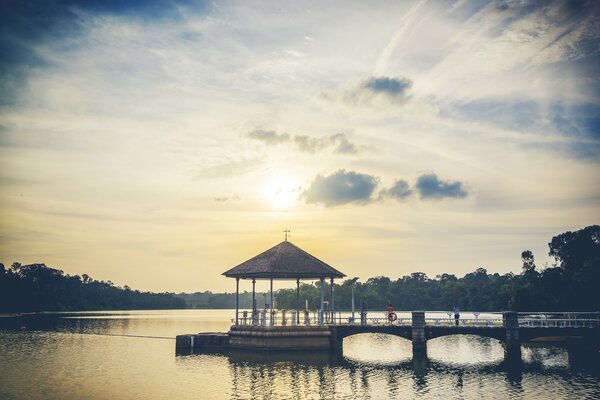 Jezioro Singapuru o zachodzie słońca