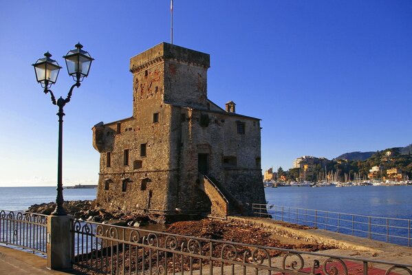 Vue du paysage Italien avec le château