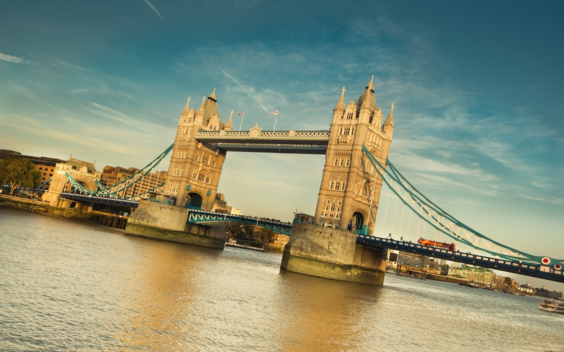 tamigi tower bridge londra fiume