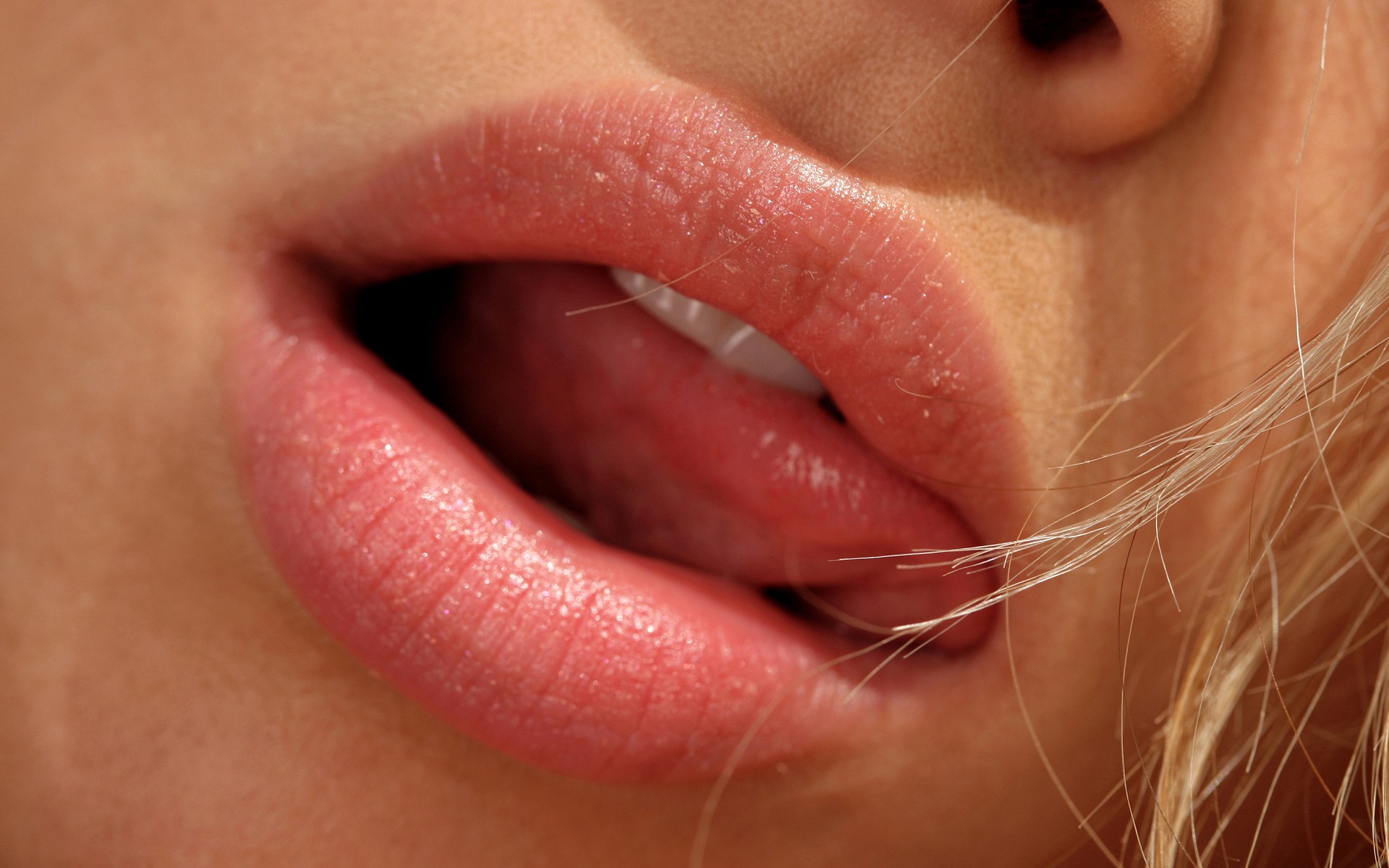 labios lengua boca cabello