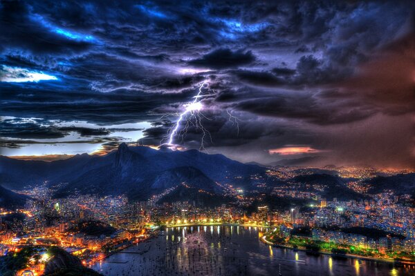 Nächtliches Gewitter Rio de Janeiro Brasilien