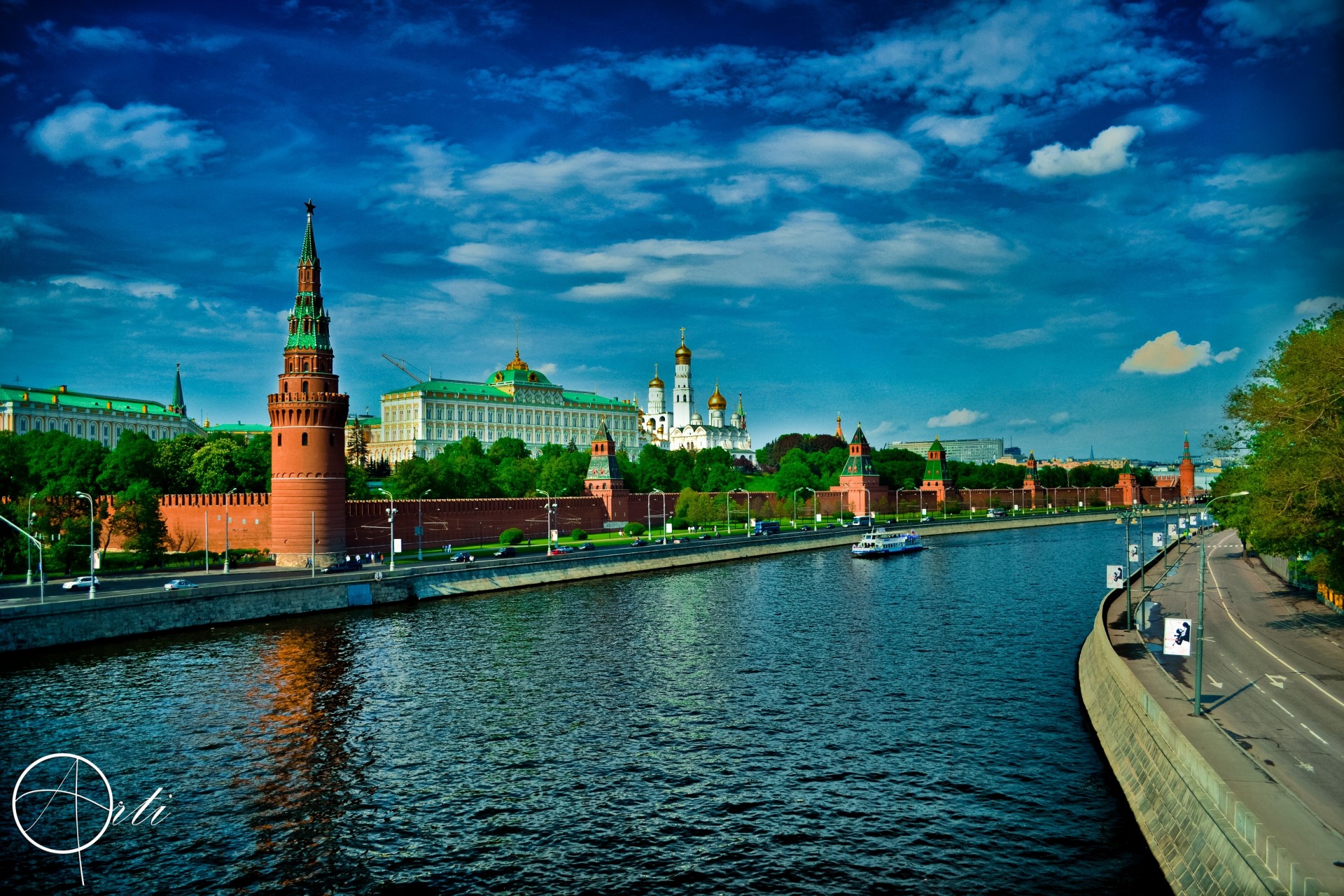 the kremlin moscow river