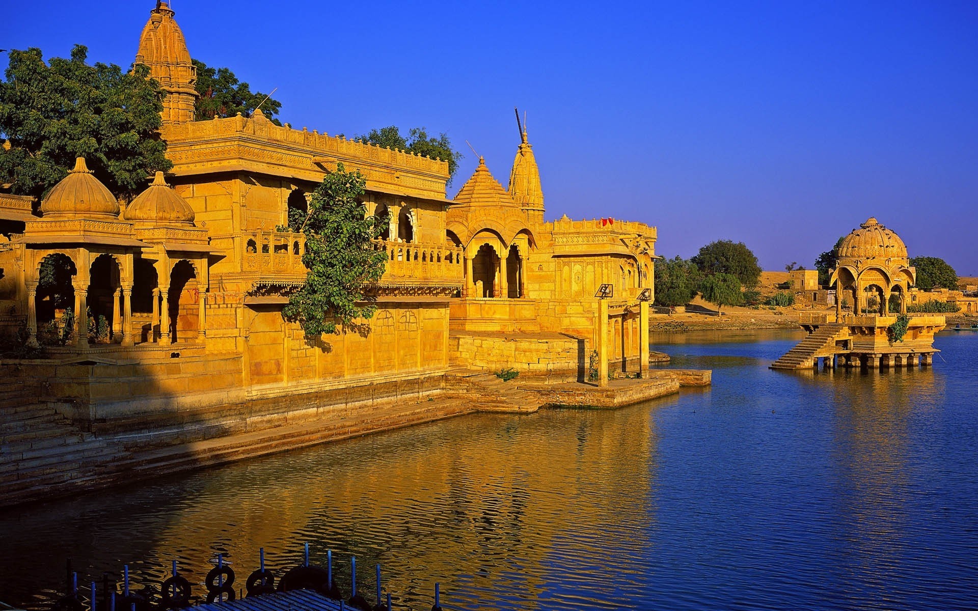 fiume blu acqua india città