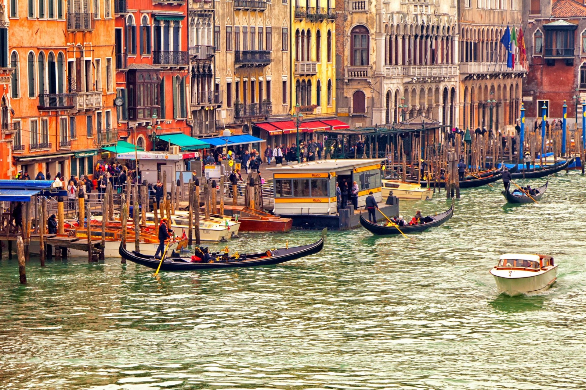 venezia gandolas barche turisti