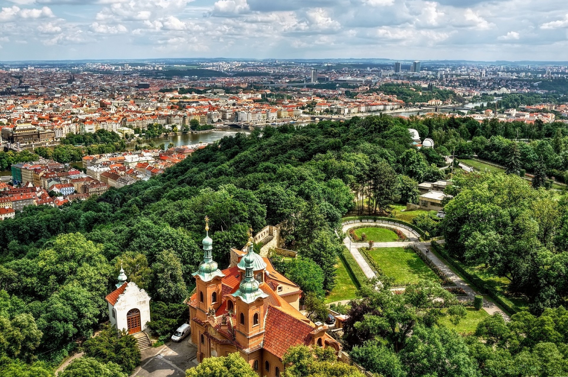 chiesa praga vista dall alto